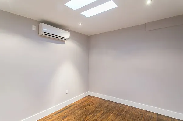 Rented by MNS | media 18