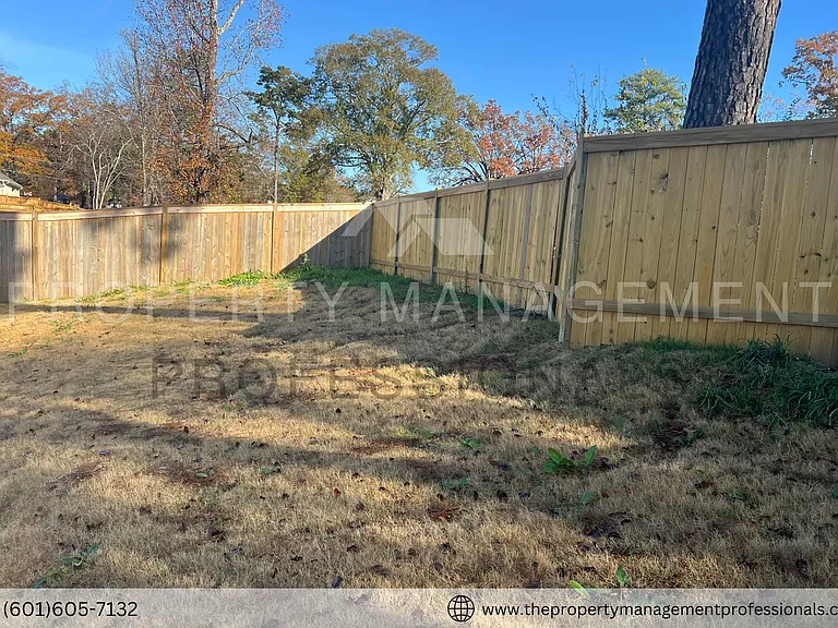 215 Serenity Lake Dr — Photo 32