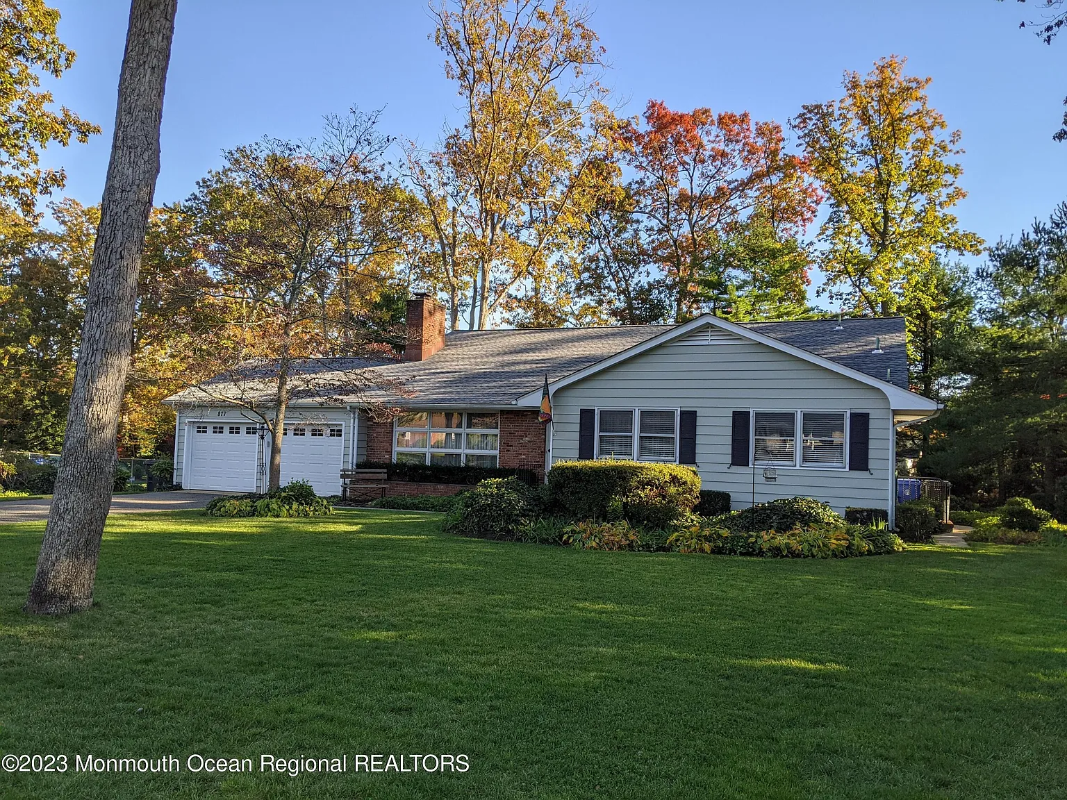 877 Crest Ridge Drive photo 1