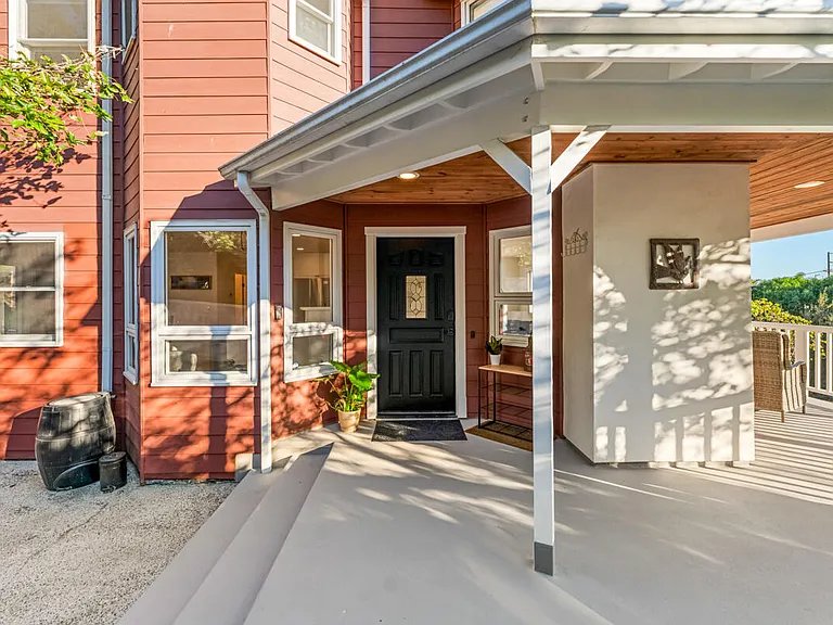 2570 Lillie Ave — Photo 40