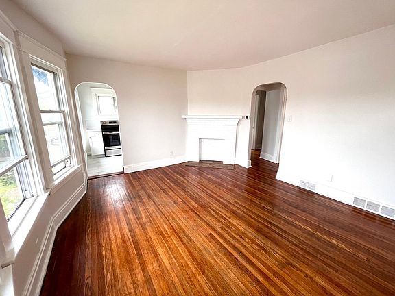 4th image of 1899 Hertel Ave APT 3