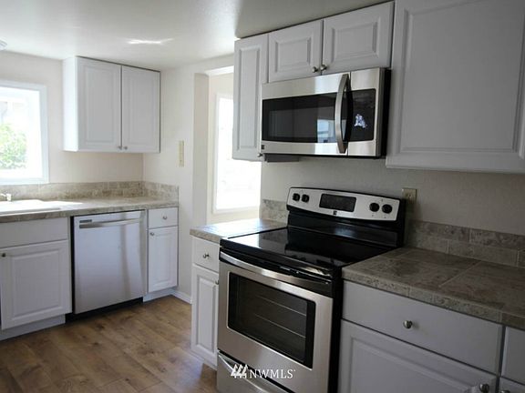 4th image of 1818 7th Street