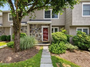 5 Glen St APT 303, Greenwich, CT 06830