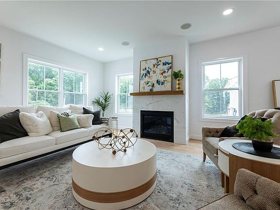 5th image of 9 Stoneridge Rd #9