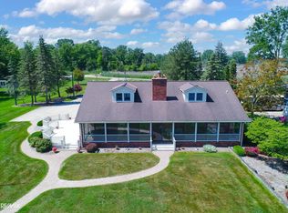 990 N Channel Dr, Harsens Island, MI 48028