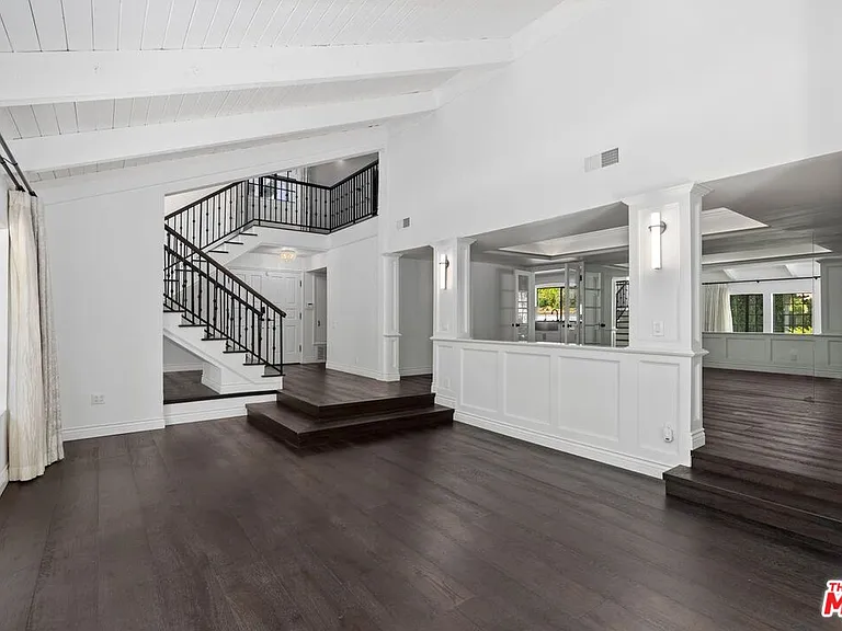 1060 Chantilly Rd — Photo 8