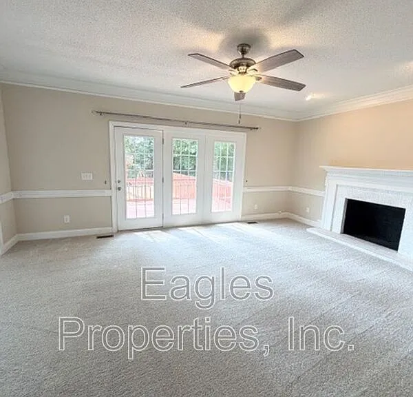 242 N Marion Dr — Photo 9