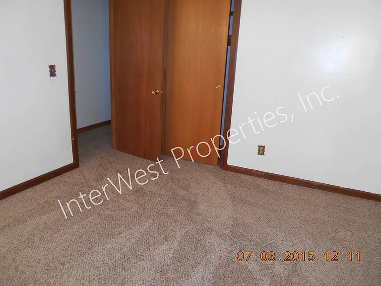 8438 SE Market St — Photo 16
