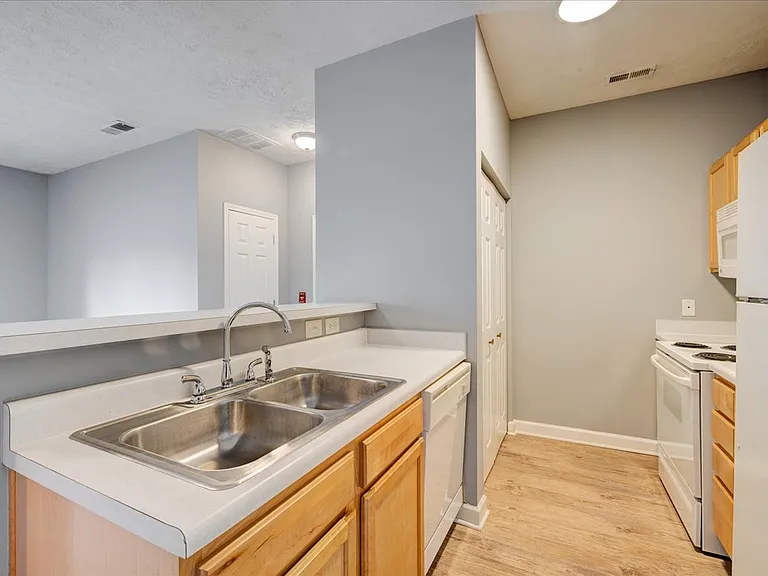 Cross Lake Apartments — Photo 23
