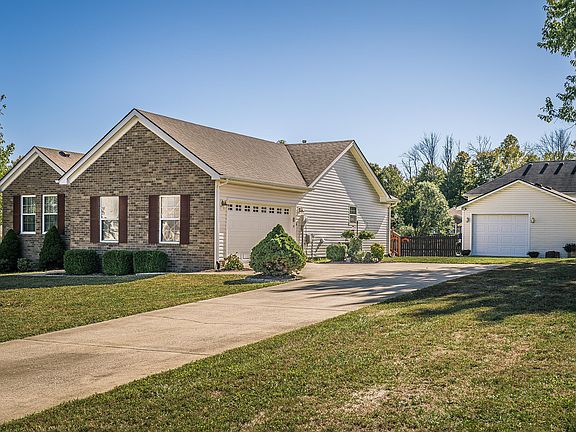 3rd image of 657 Helmwood Cir