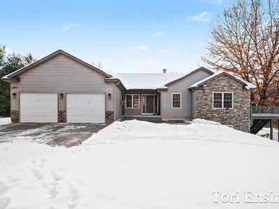 8893 Lakeview Dr, Orleans, MI, 48865