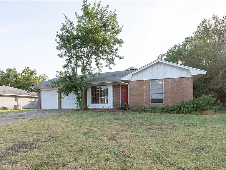 2317 Carter Creek Pkwy — Photo 22