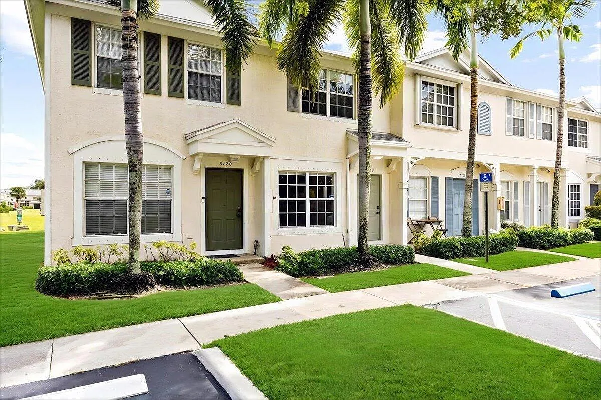 2 bed, 2.0 bath, 1110 sqft, $2,750 — Photo 1