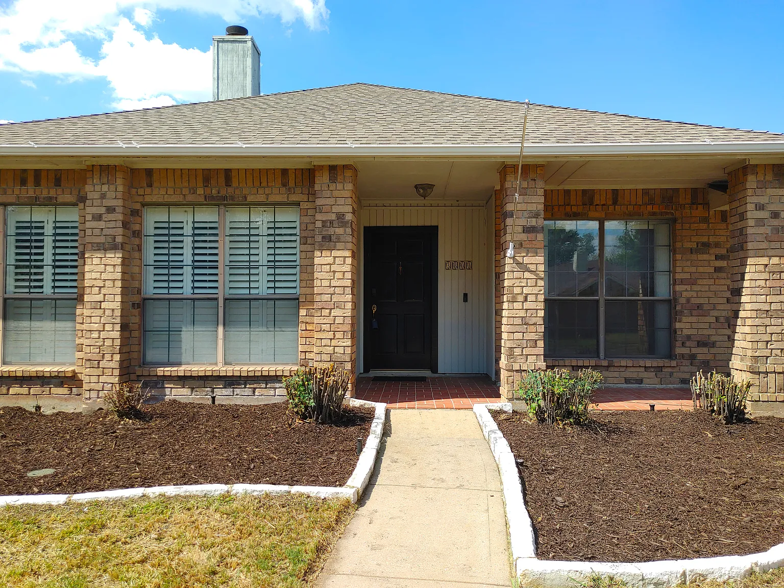 4 bed, 1920 sqft, $2,700 — Photo 2