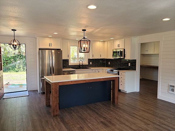 Large Island  seating for 4