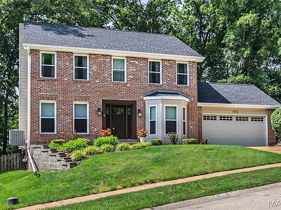 3rd image of 1515 Rosewood Terrace Dr