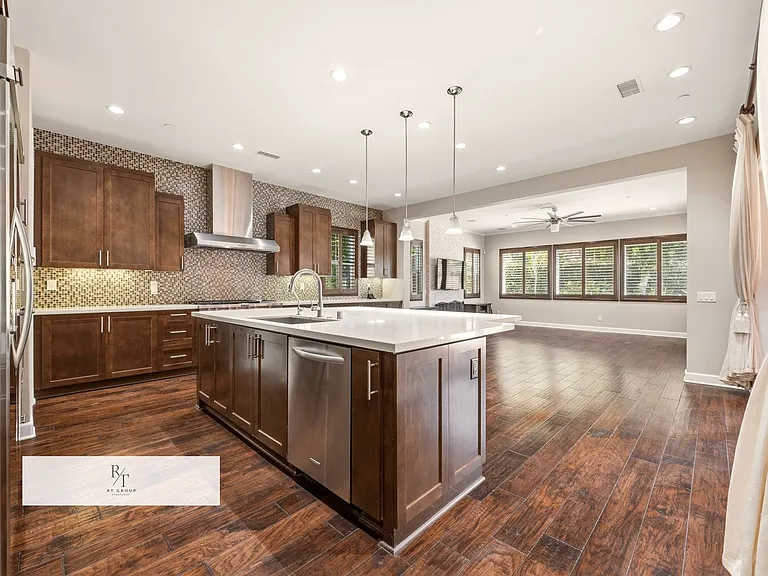 540 N Bardsdale Pl — Photo 6