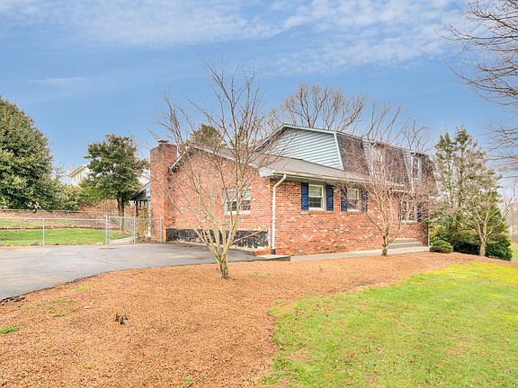 2nd image of 6004 Oakview Ave