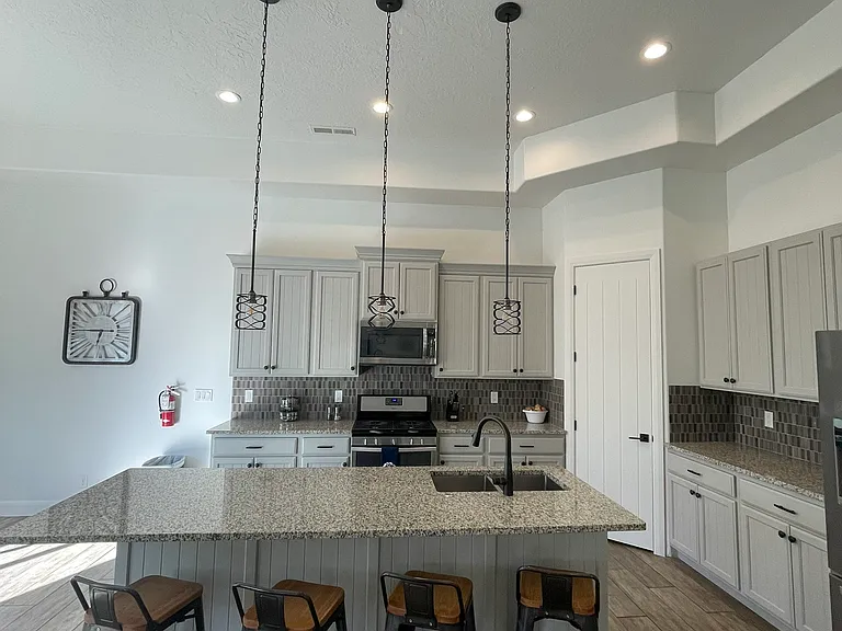 3212 S 4900 W — Photo 6