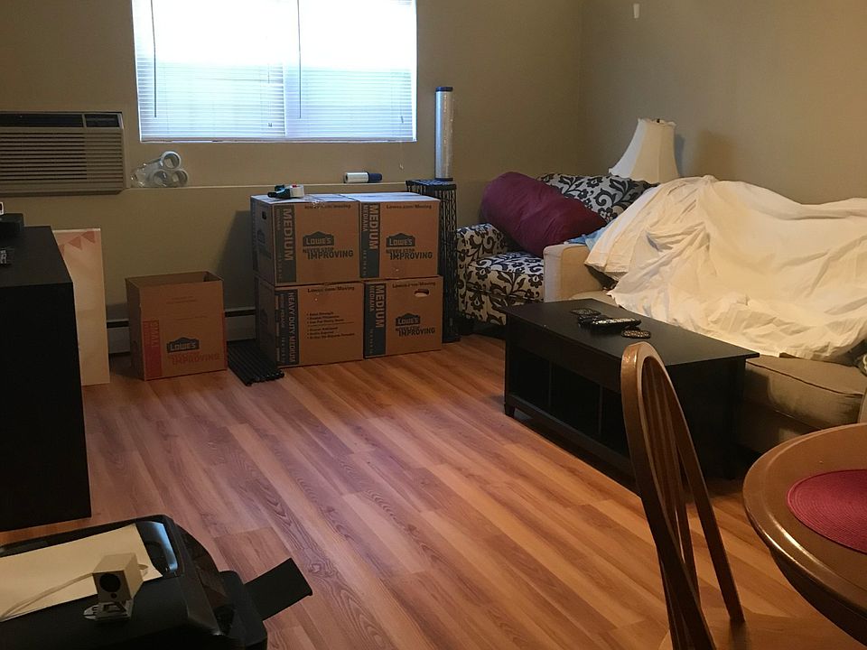 2nd image of 4 Nixon Ln #2W