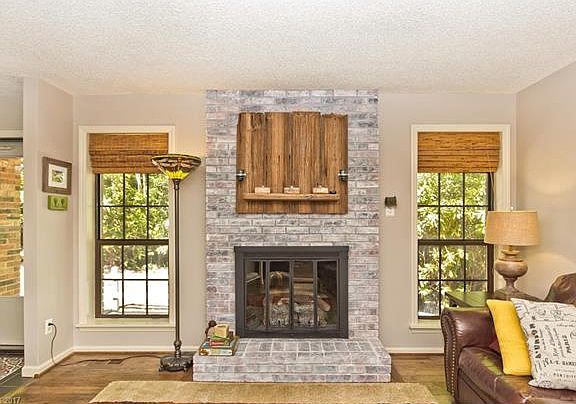 5th image of 230 Haywood Knolls Dr