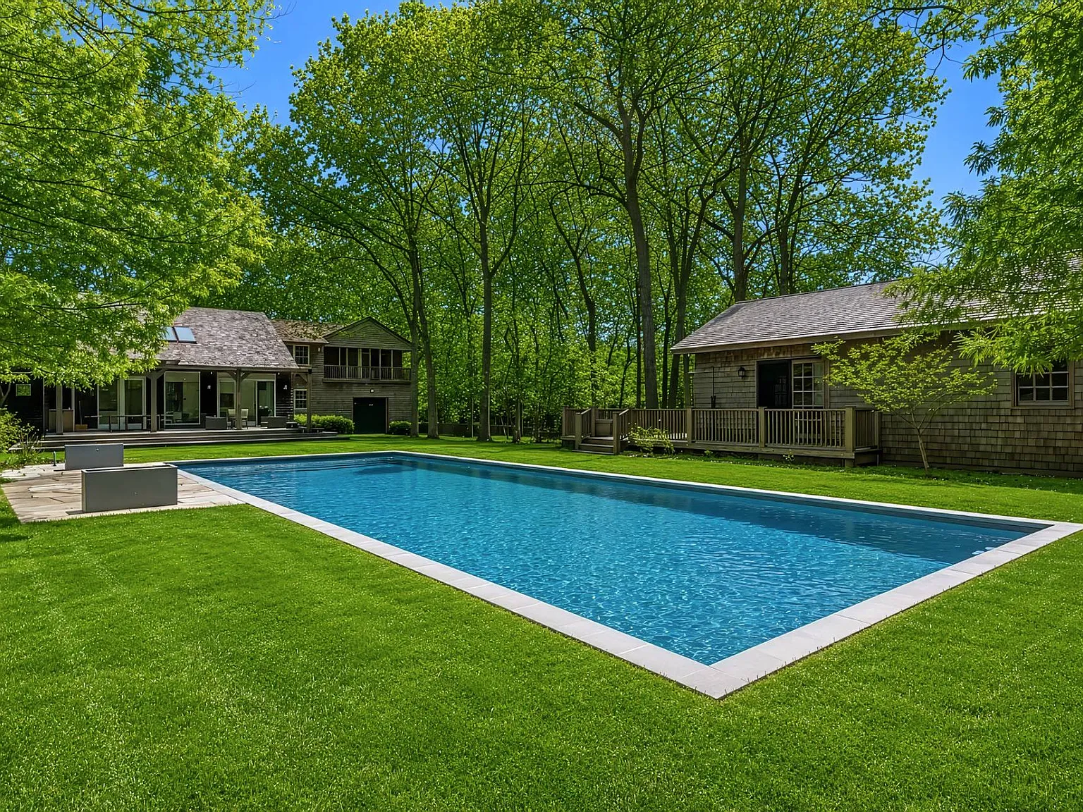 Sagaponack Retreat With Heated Pool + Fully Equipped Pool House — Photo 2
