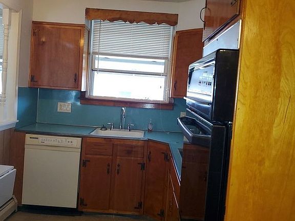 2nd image of 6219 Montague St