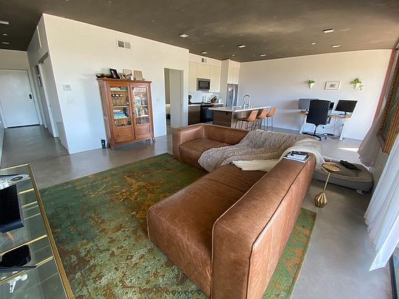 3rd image of 3715 10th Ave #303