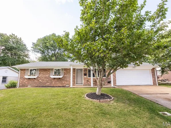 117 Williamsburg Dr, Belleville, IL 62221
