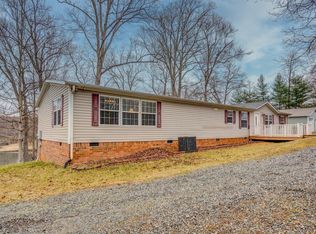 20 Bluewater Ct, Moneta, VA 24121
