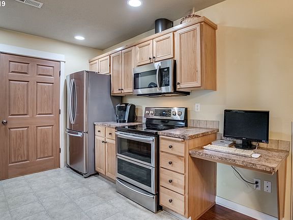 3rd image of 14019 NE 20th Ave APT 1A