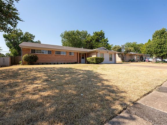 2nd image of 818 Emberwood Dr