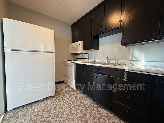 3rd image of 1640 Washington St Unit 2