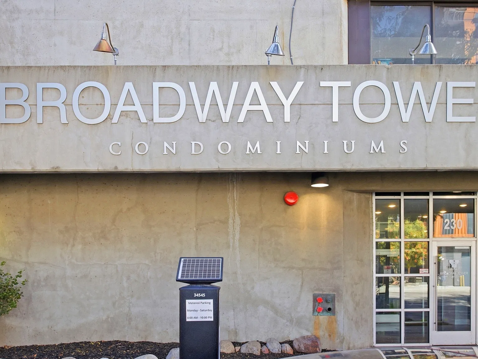 TP - 230 E Broadway #403 - KL - 1 — Photo 2