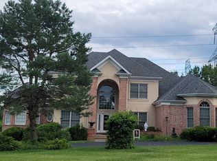 2333 Sterling Pointe Dr, Chesterfield, MO 63005