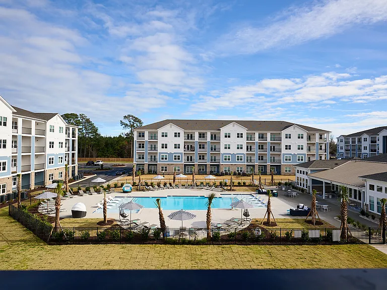 Encore Luxury Residences — Photo 4