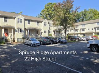 22 High St APT 6, Amherst, MA 01002