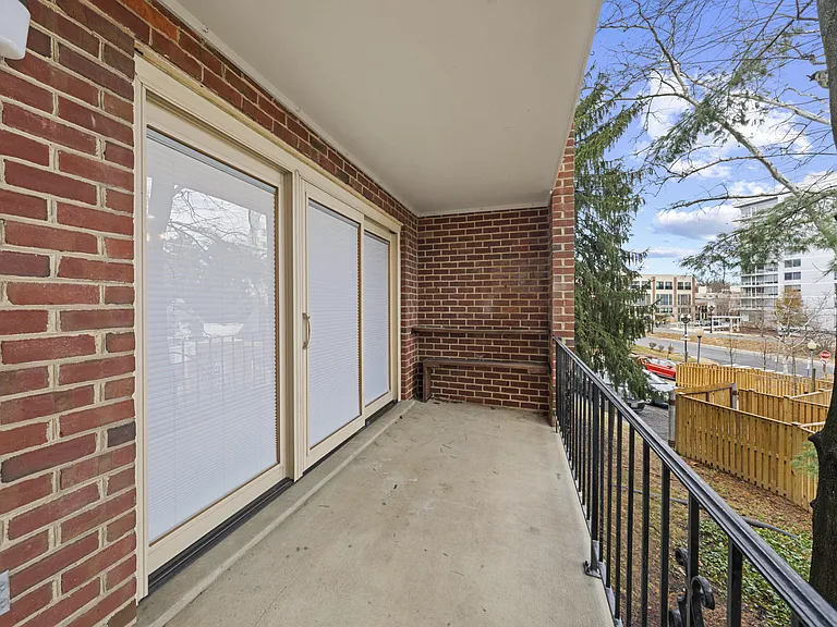 1853 N Uhle St — Photo 25