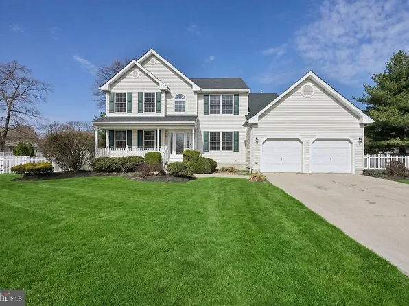 8 Toby Wells Ct, Delran, NJ 08075