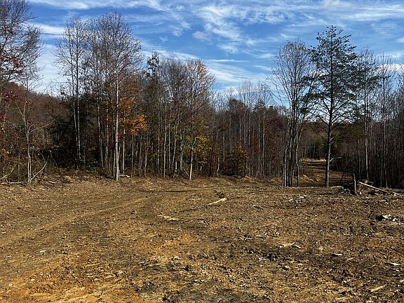 3rd image of 1 Northcutts Cove Ln