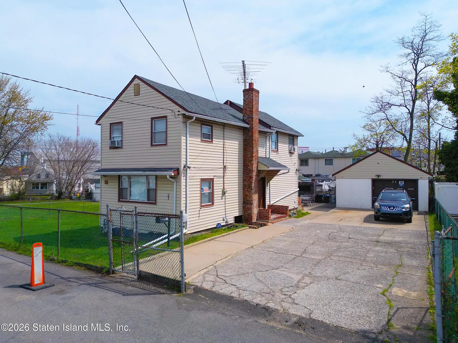 31 Post Ln photo 1