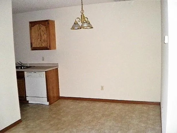 594 W 8th St #C — Photo 2