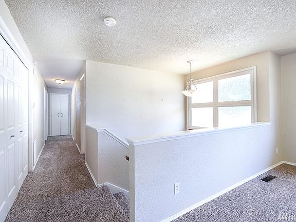 3rd image of 11620 98th Ave E