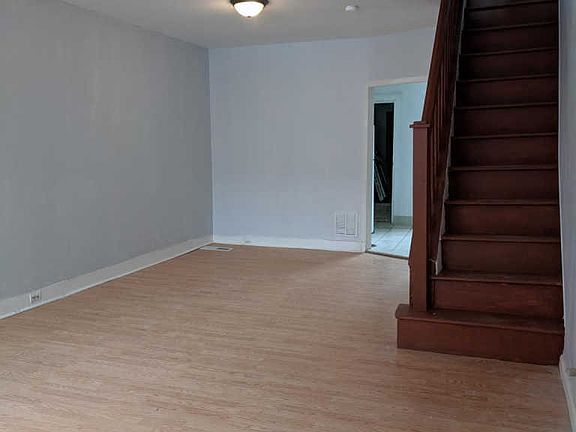 2nd image of 2313 S Franklin St