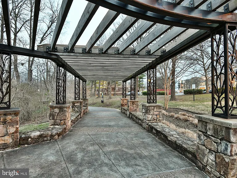 9720 Lake Pointe Ct #102 — Photo 36