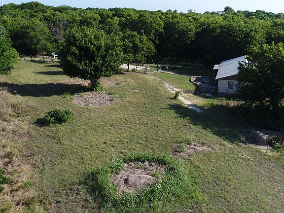 2nd image of 329 Esta Ln