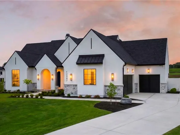 12007 W 173rd Ter, Overland Park, KS 66221