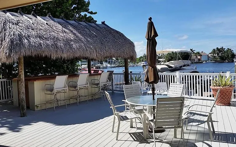 Community club house with tiki Bar