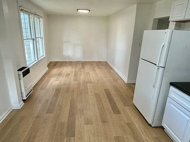 3 bed, 1000 sqft, $4,300 — Photo 4