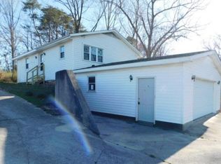 1406 Ballard Red Sulphur Pkwy, Peterstown, WV 24963